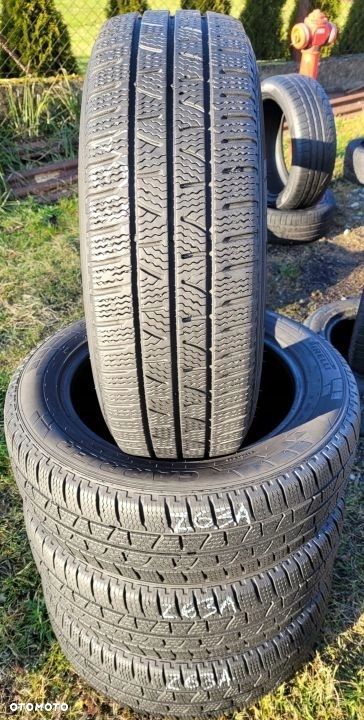 4x Pirelli Carrier Winter 215/60R17C 109/107T Z63A - 2