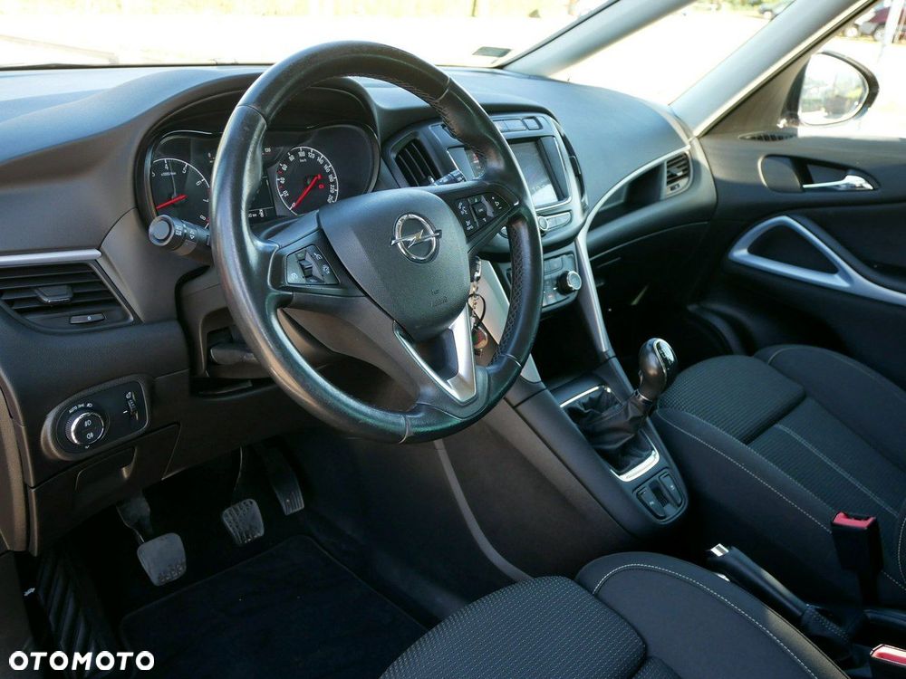 Opel Zafira - 10