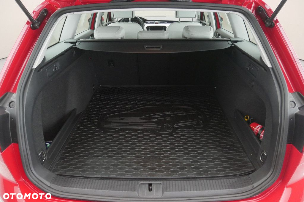 Volkswagen Passat - 16