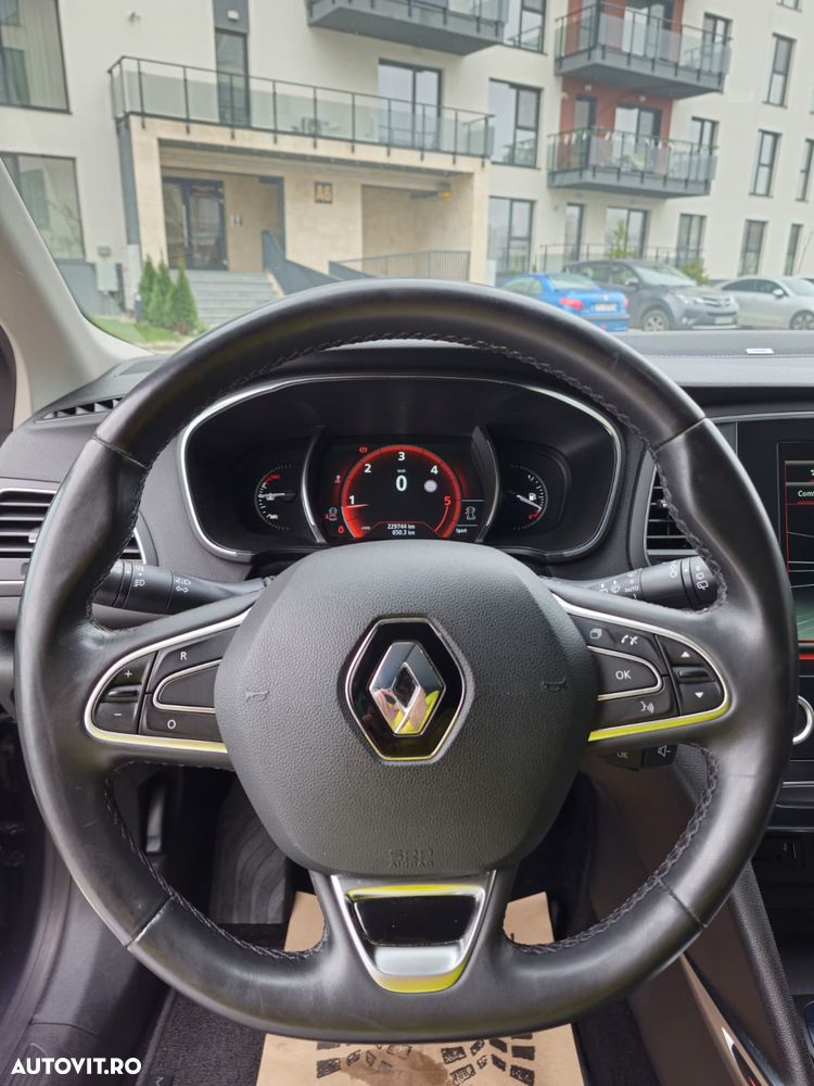 Renault Megane ENERGY dCi 130 BOSE EDITION - 9
