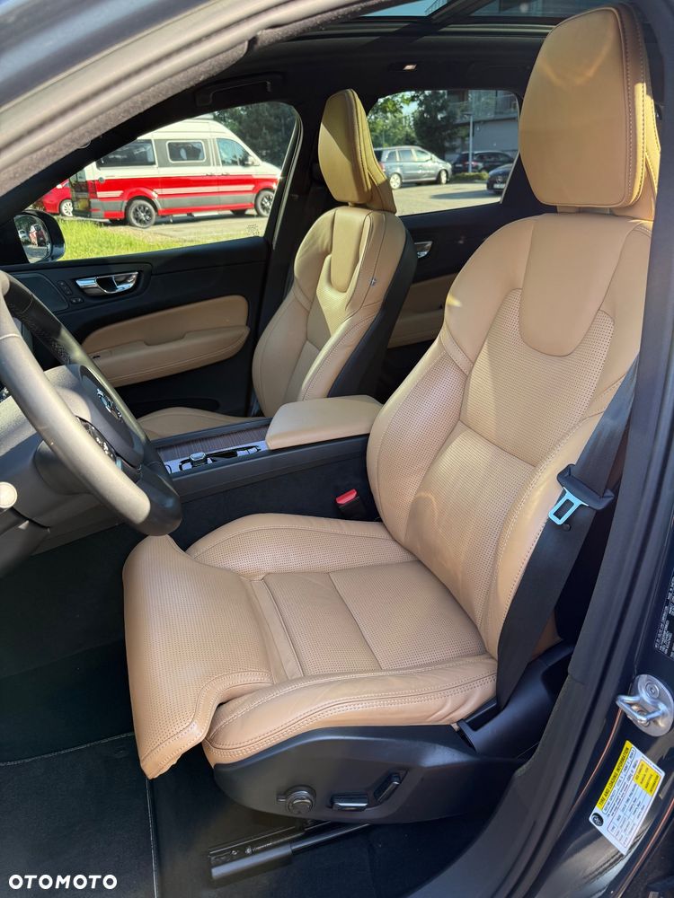 Volvo XC 60 B6 B AWD Ultimate Dark - 14