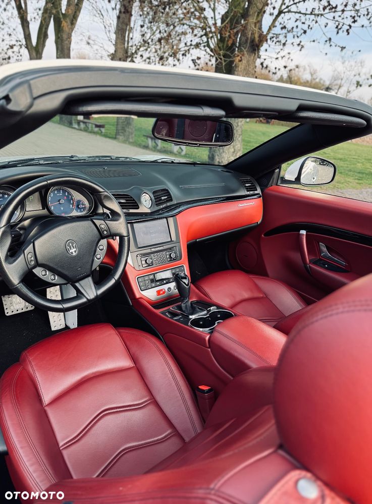 Maserati GranCabrio - 13