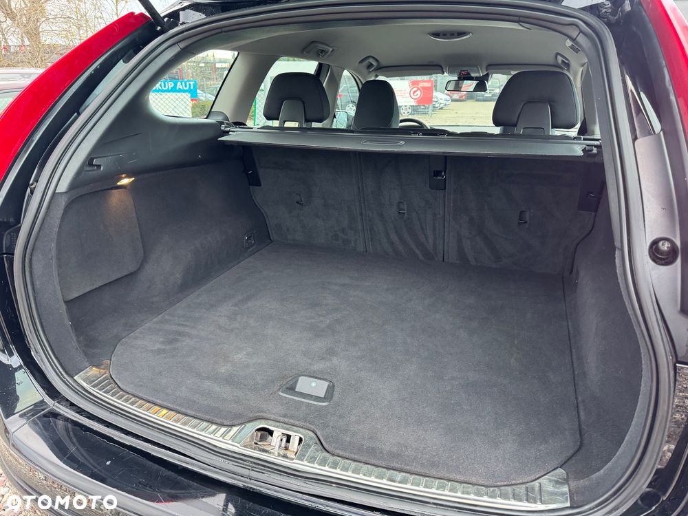 Volvo XC 60 D4 Momentum - 25