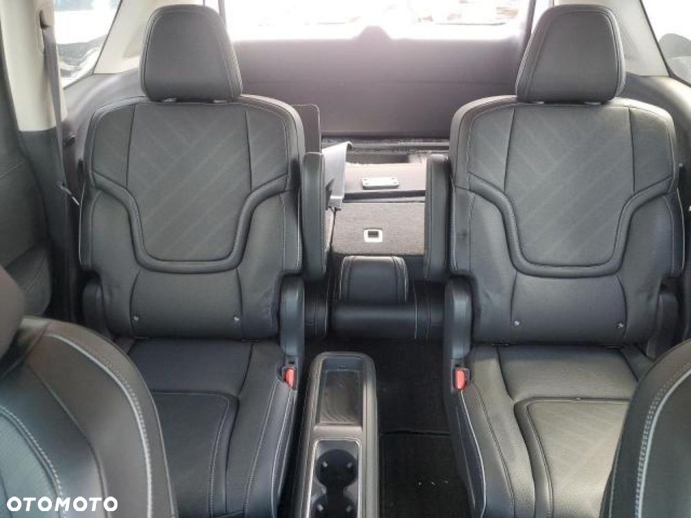 Infiniti QX80 - 12