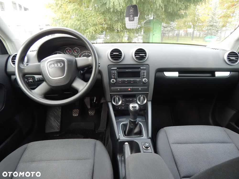 Audi A3 Sportback 1.6 Attraction - 6