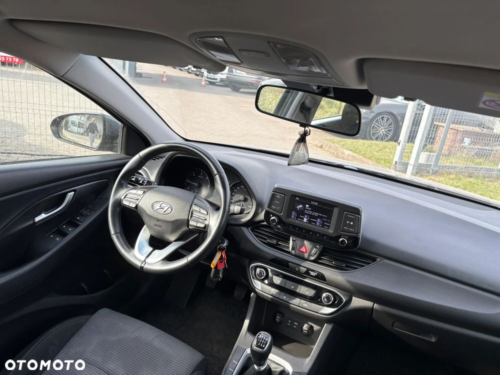 Hyundai i30 1.6 D Classic + - 19