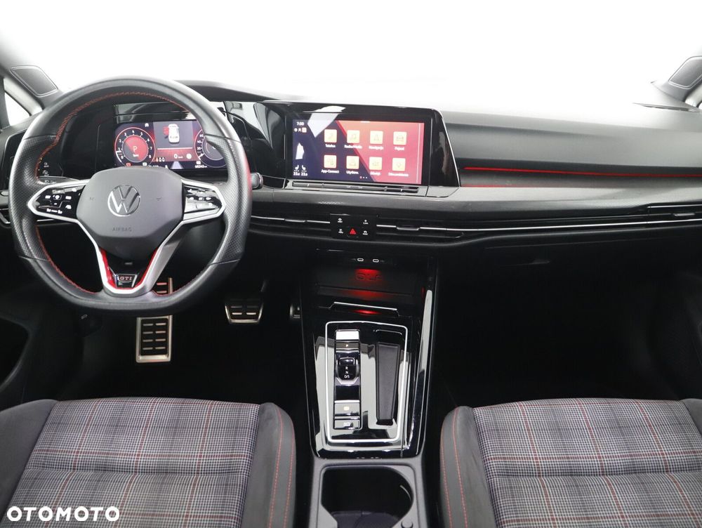 Volkswagen Golf - 11