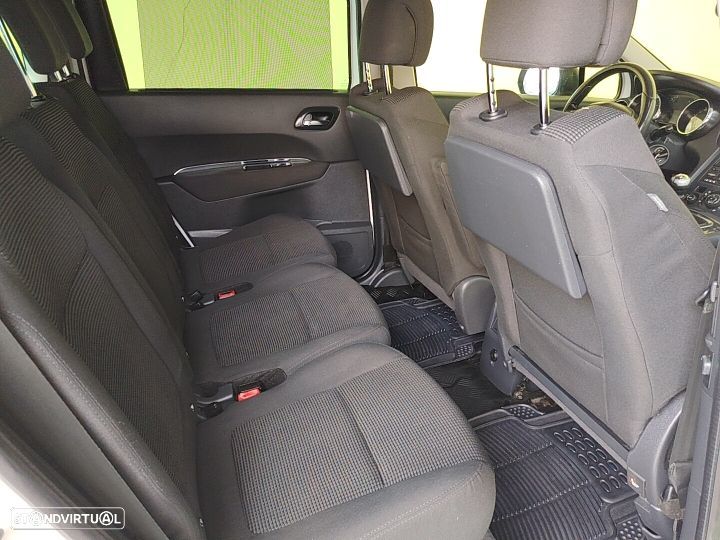 Peugeot 5008 - 13