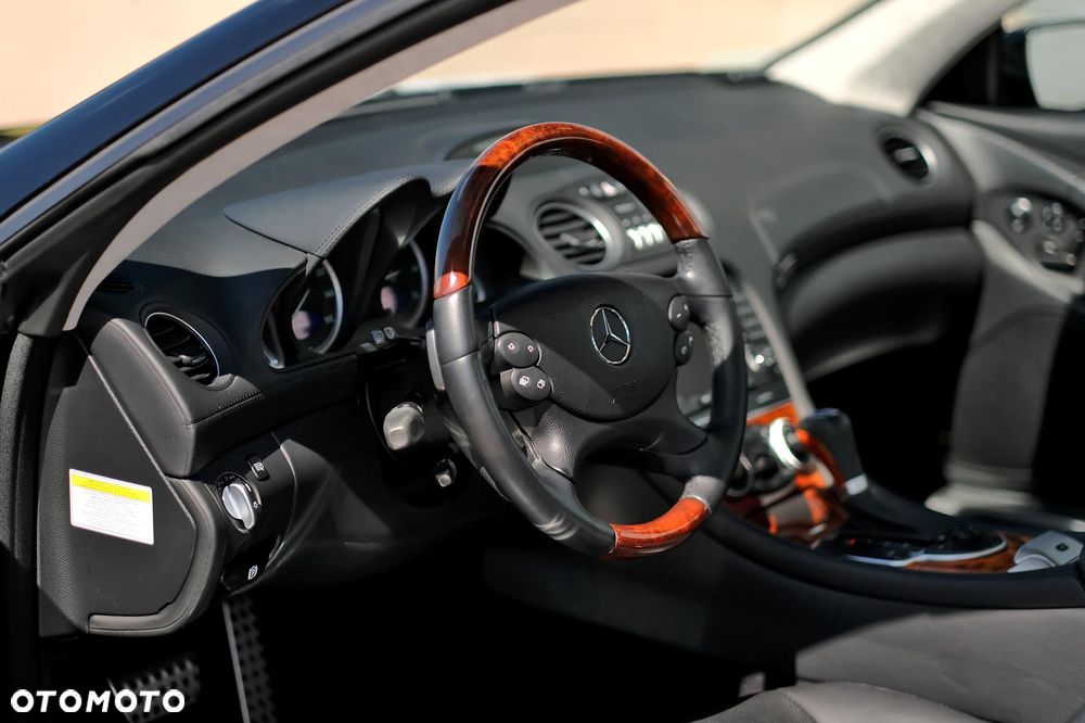 Mercedes-Benz SL - 15