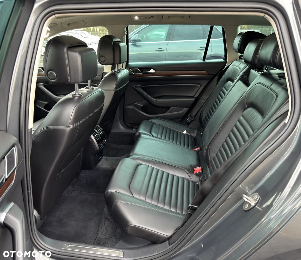 Volkswagen Passat - 31