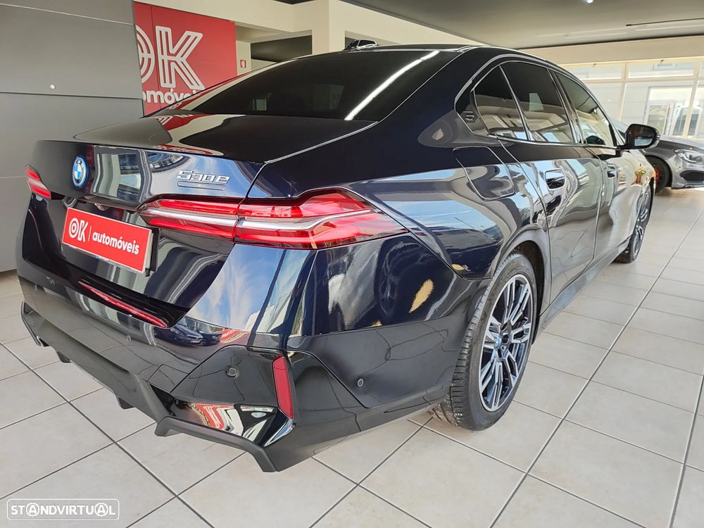 BMW 530 e Pack Desportivo M — fotografia 11