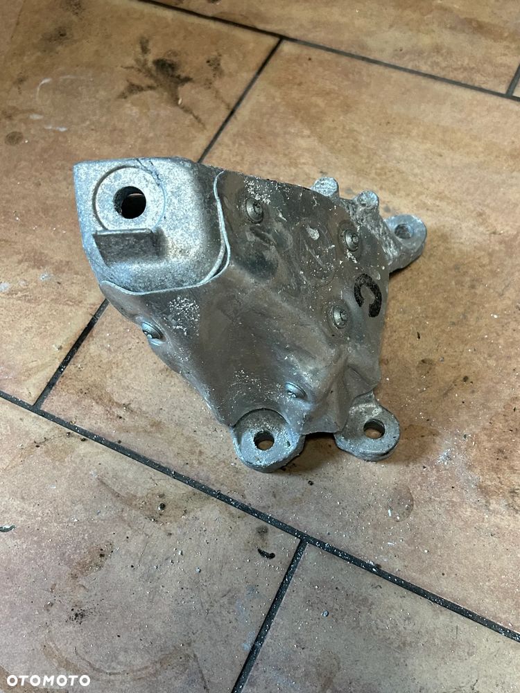 ŁAPA SILNIKA BMW G11 G30 PODPORA SILNIKA 6870754 - 1