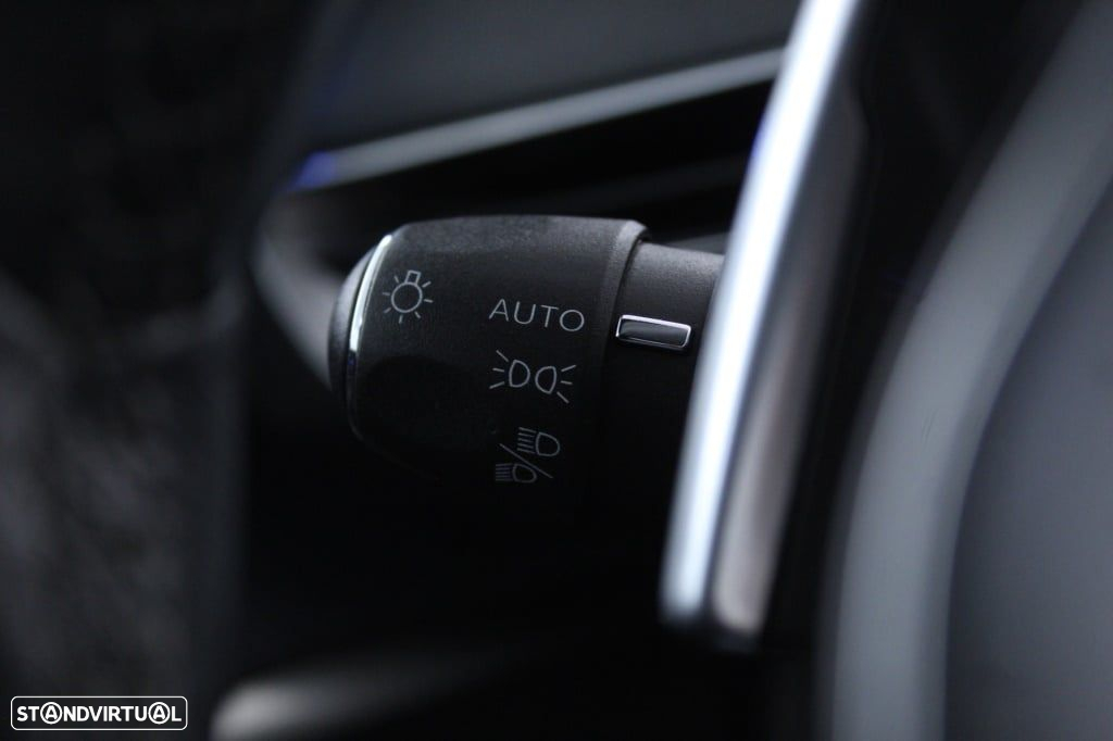 Peugeot 3008 1.5 BlueHDi Allure Pack EAT8 - 24
