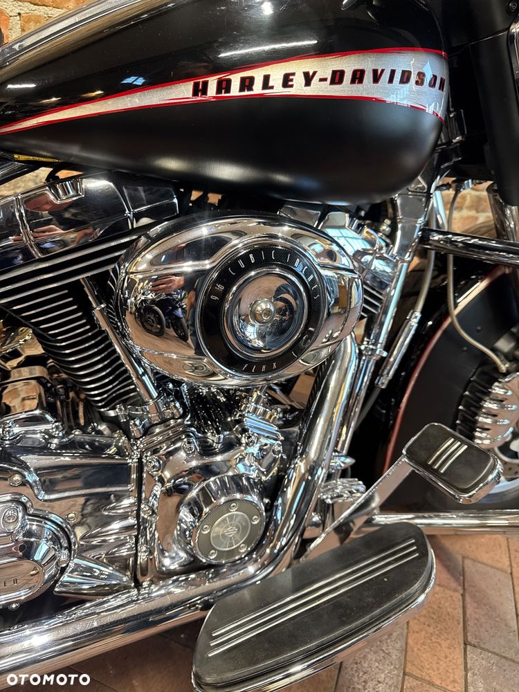 Harley-Davidson Touring Street Glide - 15