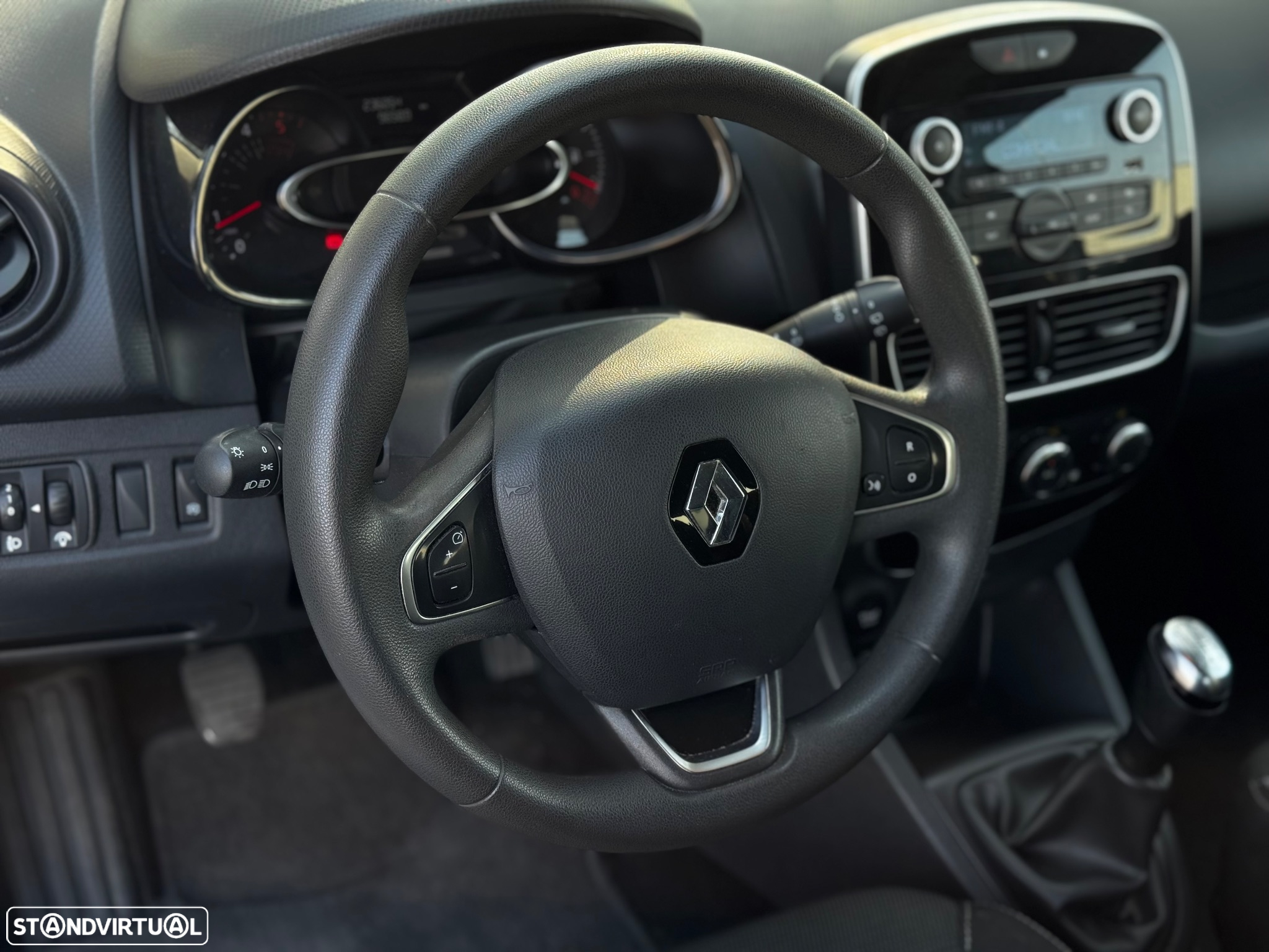 Renault Clio 1.5 dCi Zen - 11