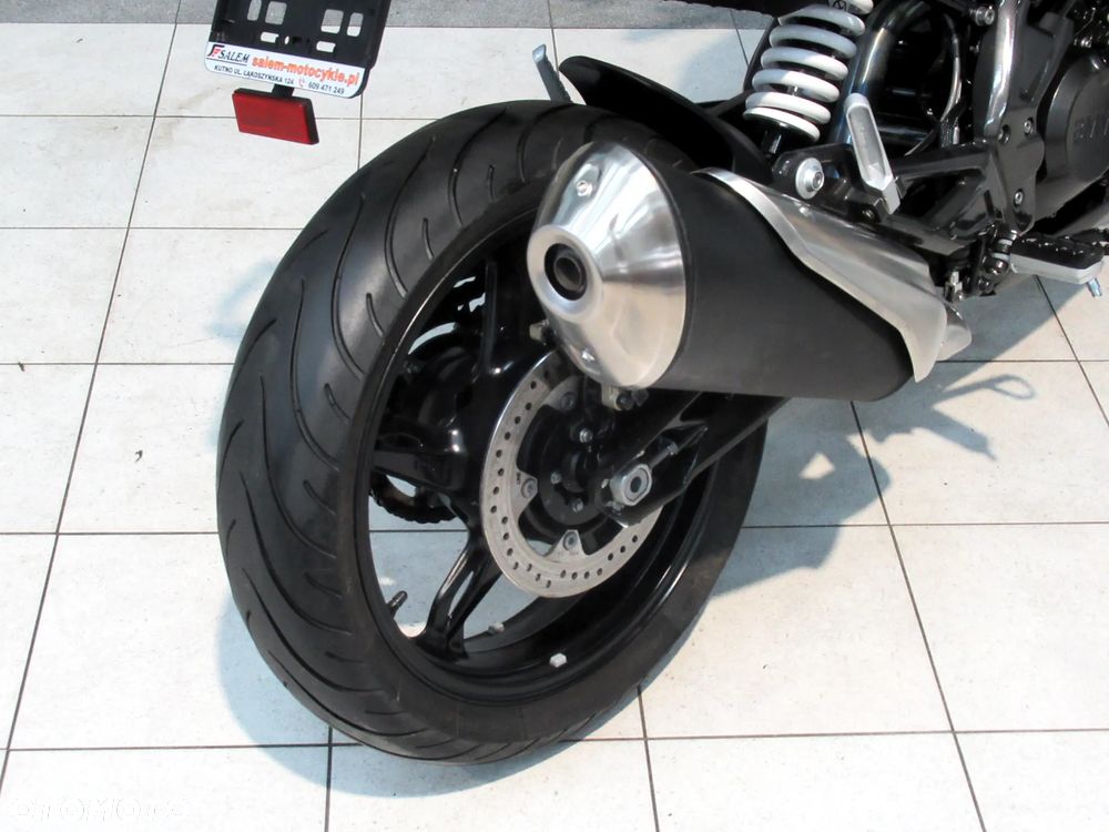 BMW G - 19