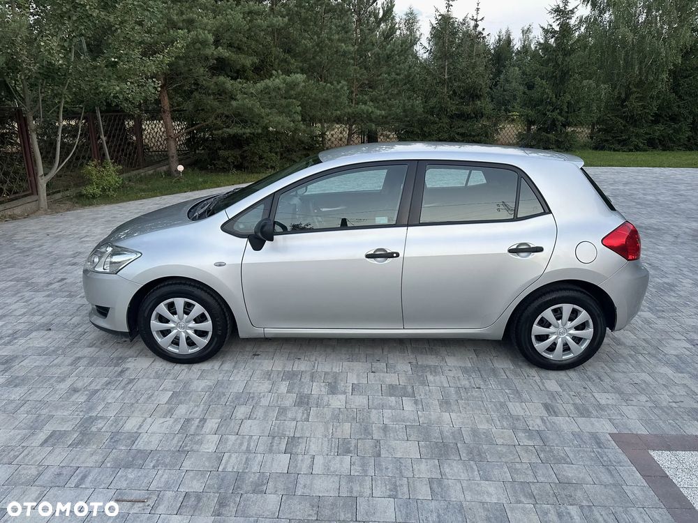 Toyota Auris 1.33 VVT-i Luna - 2