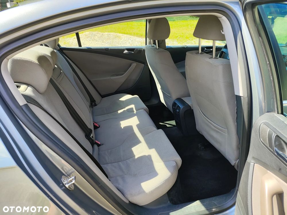 Volkswagen Passat 2.0 FSI Comfortline - 10