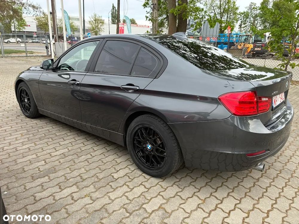 BMW Seria 3 320i xDrive - 3