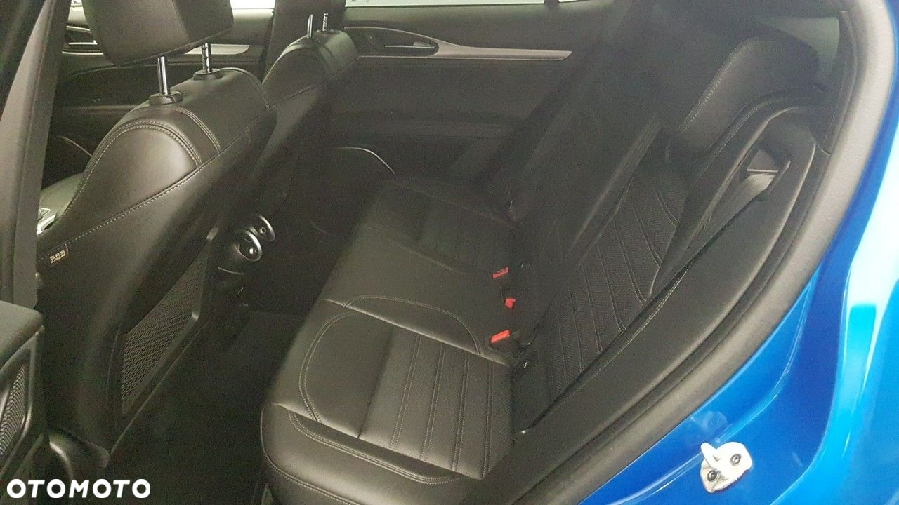Alfa Romeo Stelvio - 22