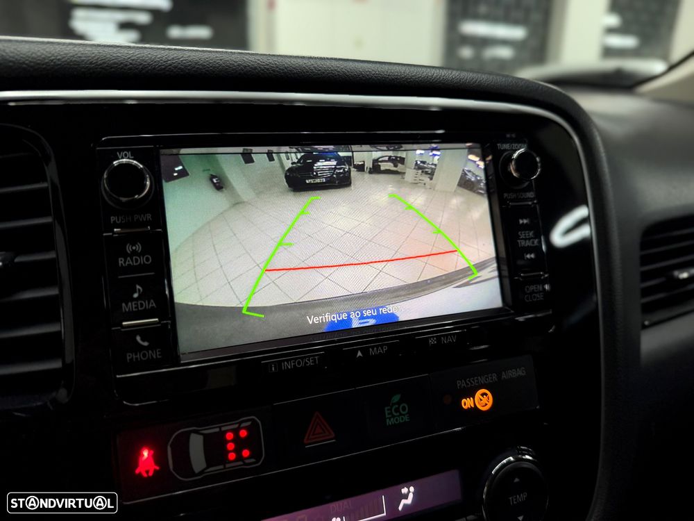 Mitsubishi Outlander 2.2 DI-D Instyle Navi - 19