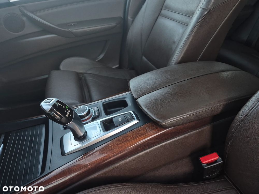 BMW X5 xDrive35d - 23