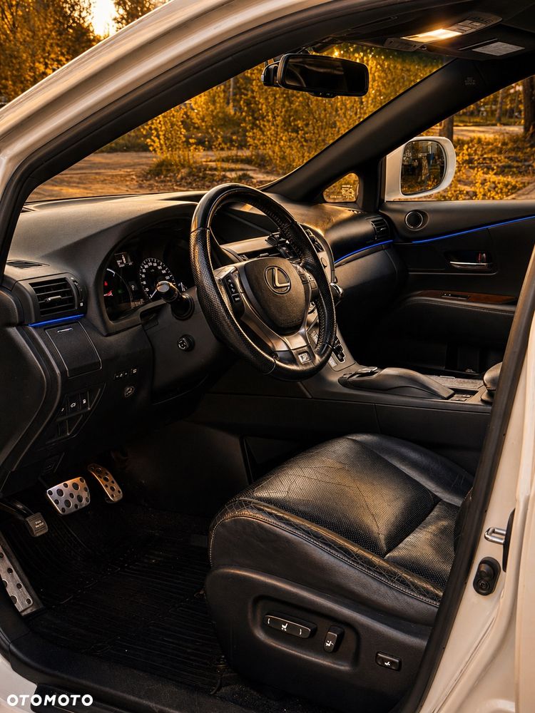 Lexus RX - 9