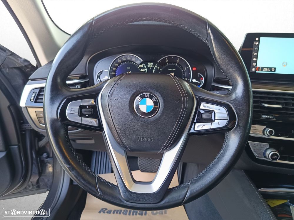 BMW 520 d Line Luxury Auto - 11