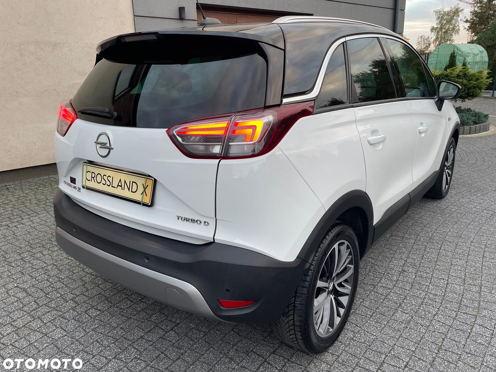 Opel Crossland X - 18