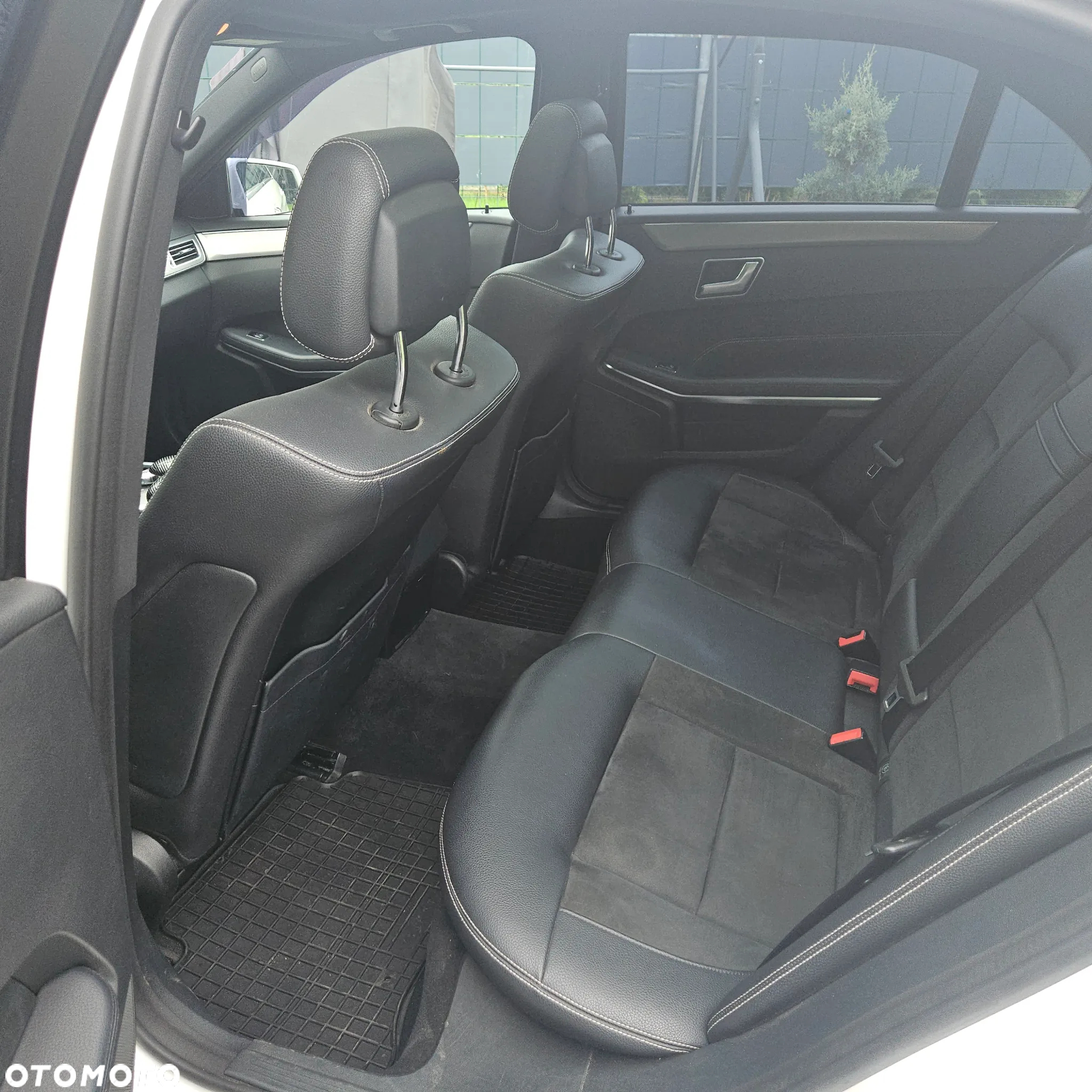 Mercedes-Benz Klasa E 250 CDI 4-Matic Avantgarde - 24