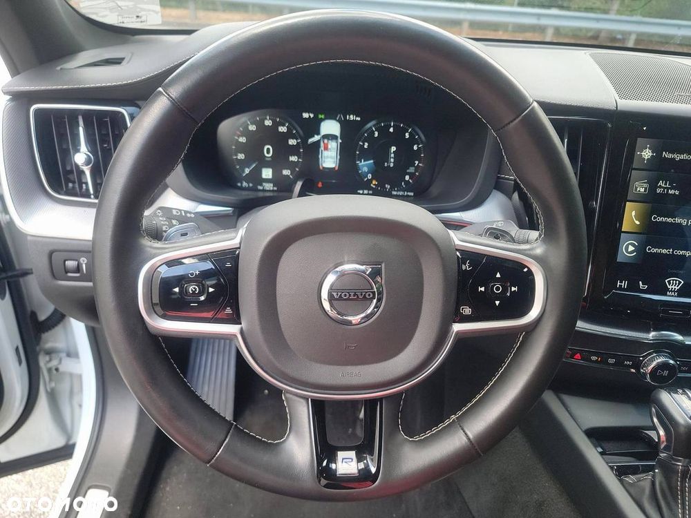 Volvo XC 60 T5 AWD R-Design - 11
