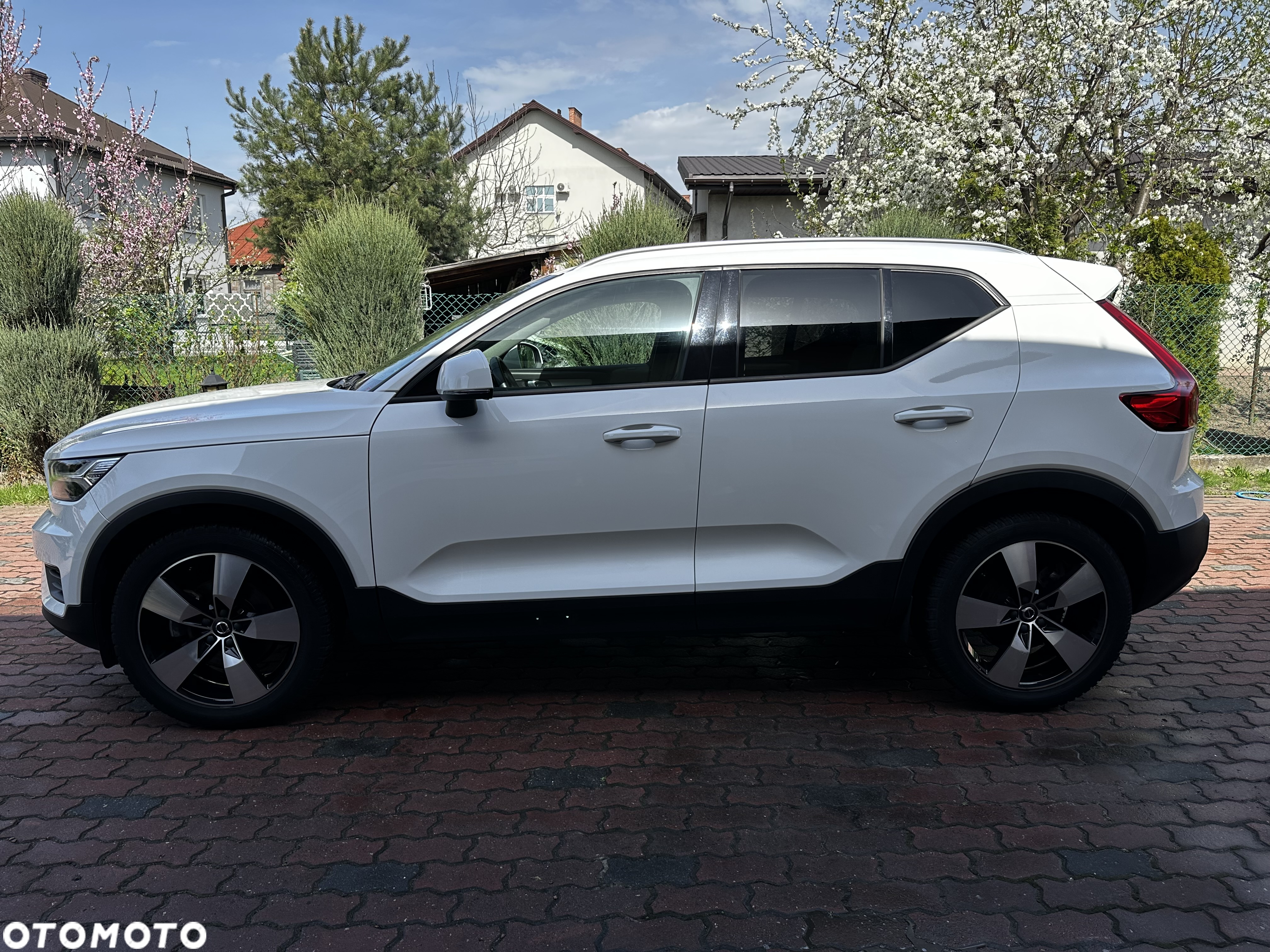 Volvo XC 40 D4 AWD Momentum (Intro Edition) - 13