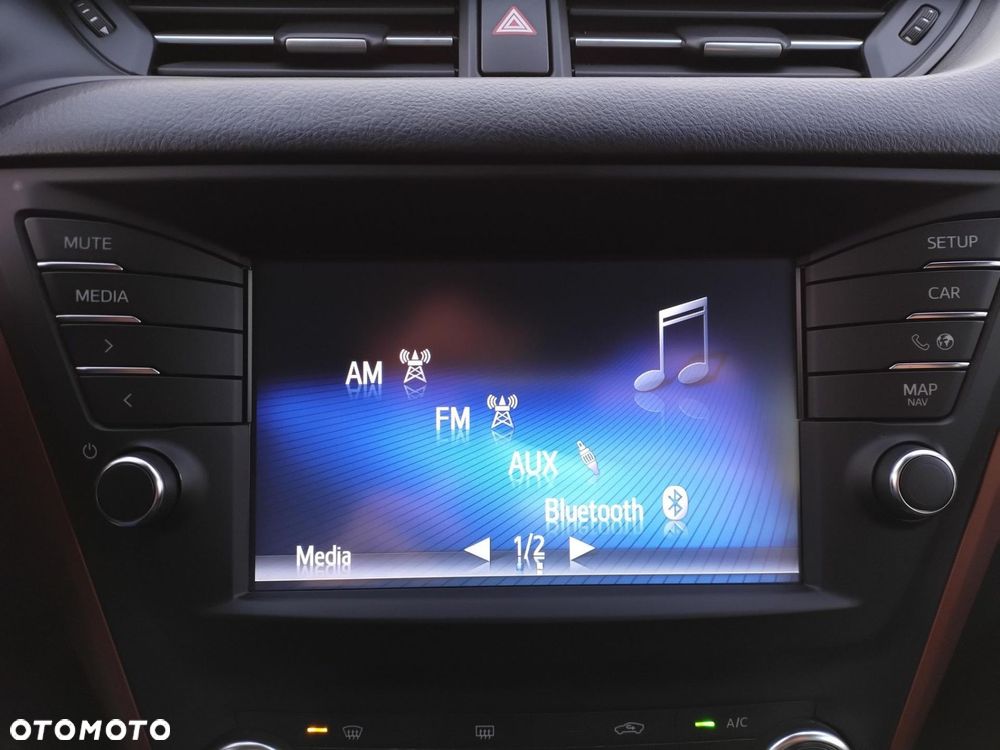 Toyota Avensis 1.8 Premium - 17