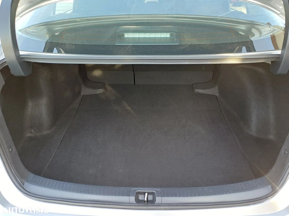 Toyota Corolla 1.8 HSD Business - 9