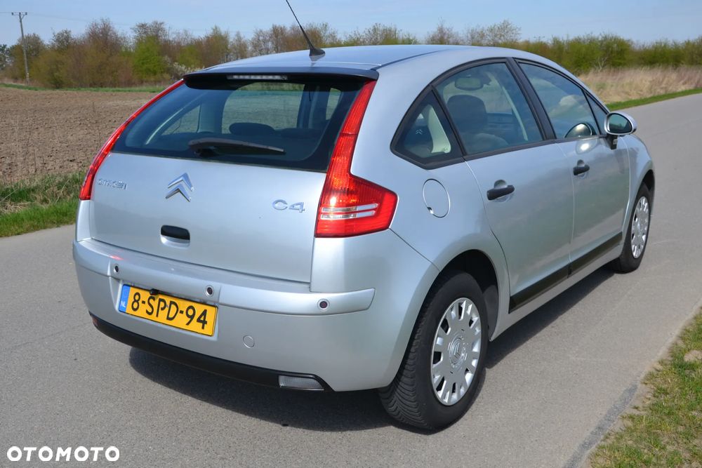 Citroën C4 1.4 16V Style - 21