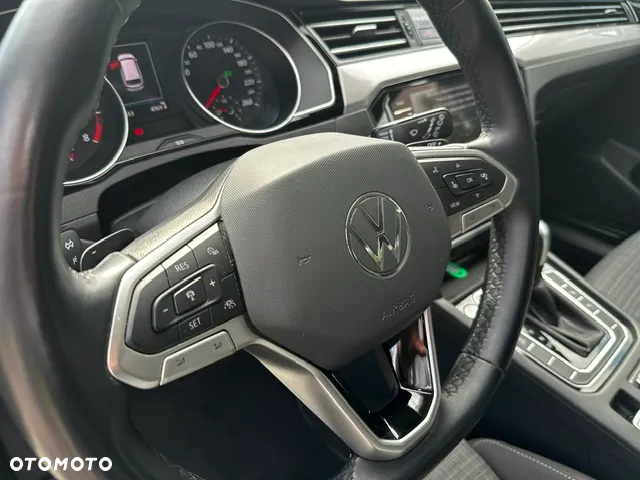 Volkswagen Passat - 14