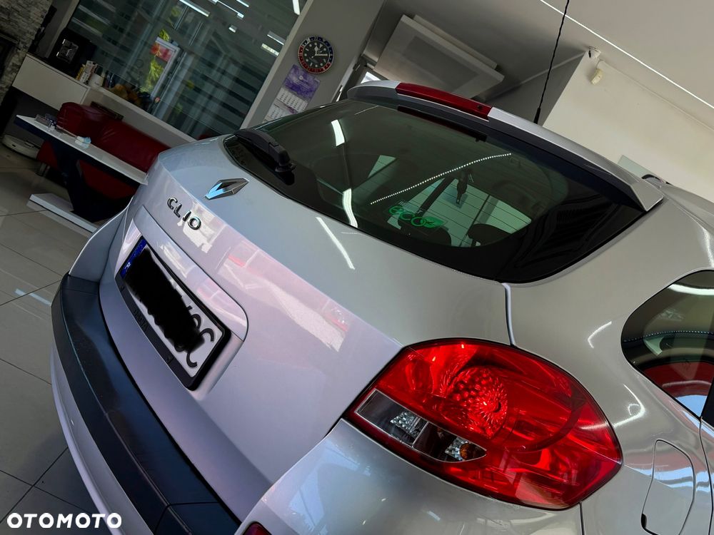 Renault Clio - 27