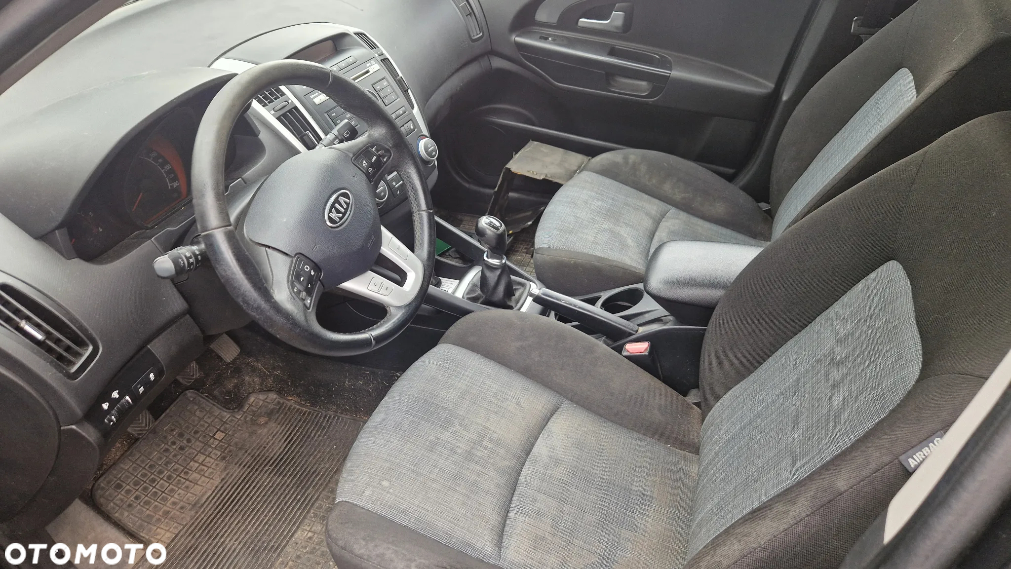 Kia Ceed 1.6 CRDi 128 Dream Team Edition - 6