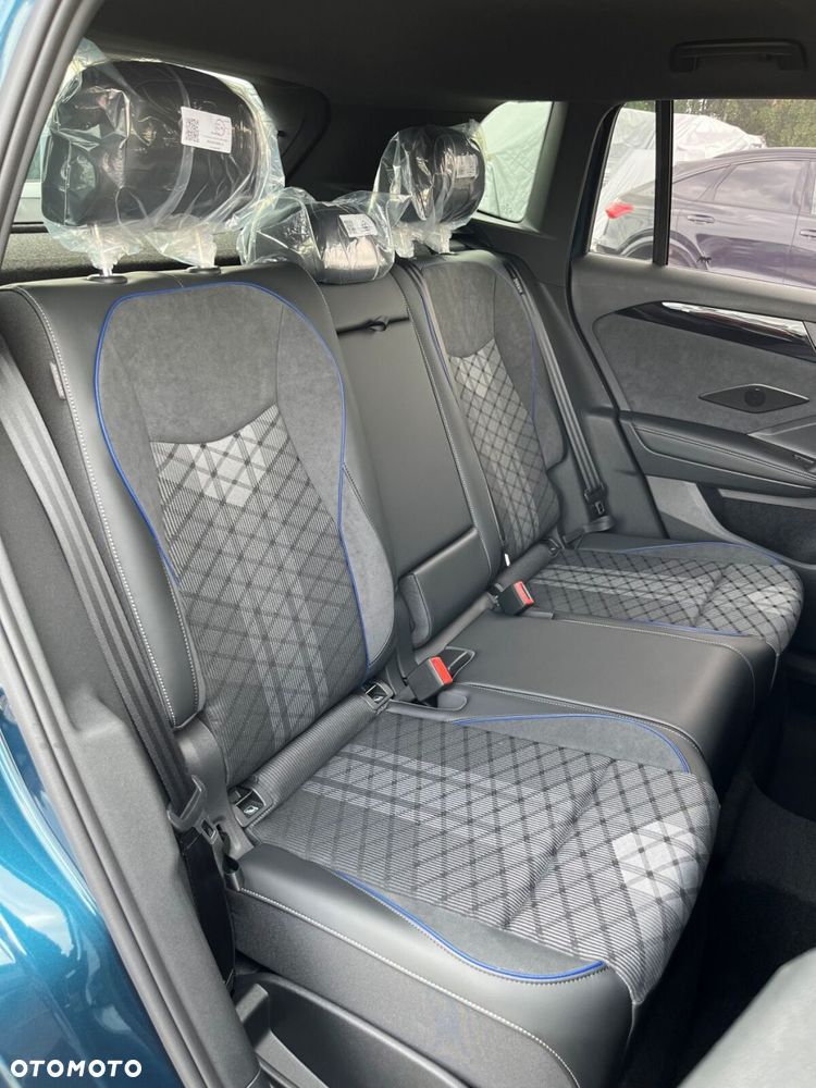 Volkswagen Tiguan - 11