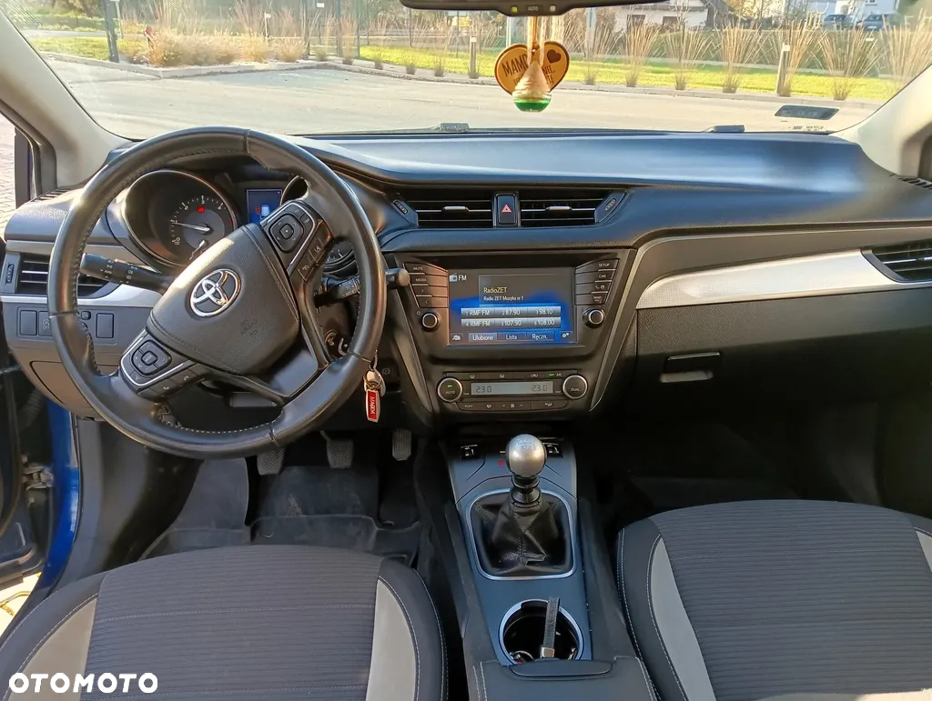 Toyota Avensis 2.0 D-4D Premium - 7