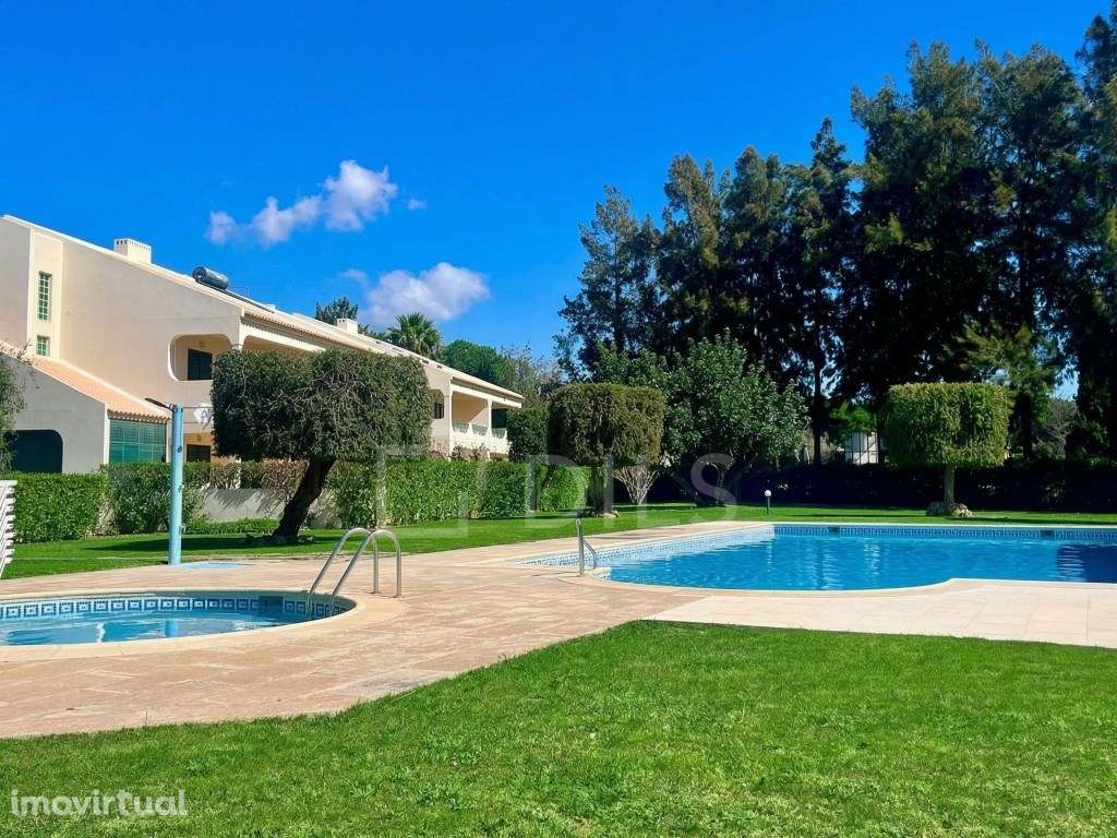 Moradia geminada T2+1 , em Vilamoura, Algarve - Grande imagem: 2/23