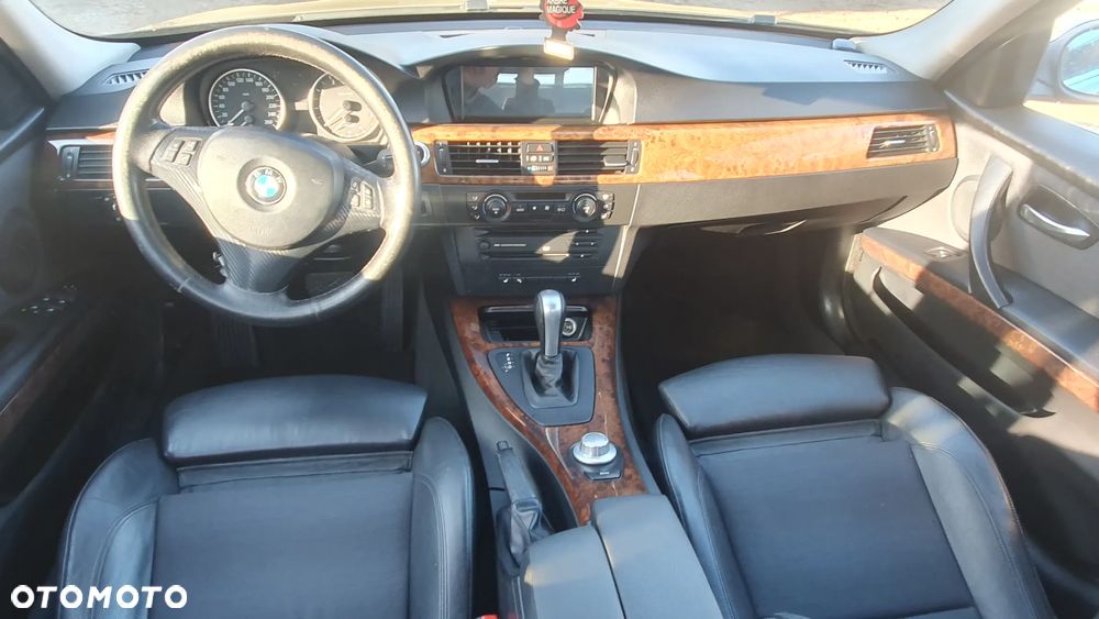 BMW Seria 3 325i - 7