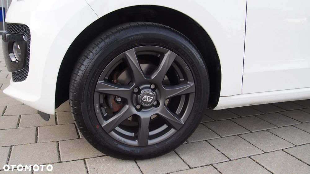 Volkswagen up! - 26