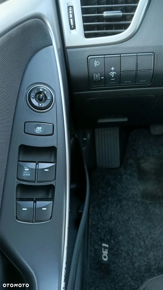 Hyundai i30 1.6 Comfort - 19