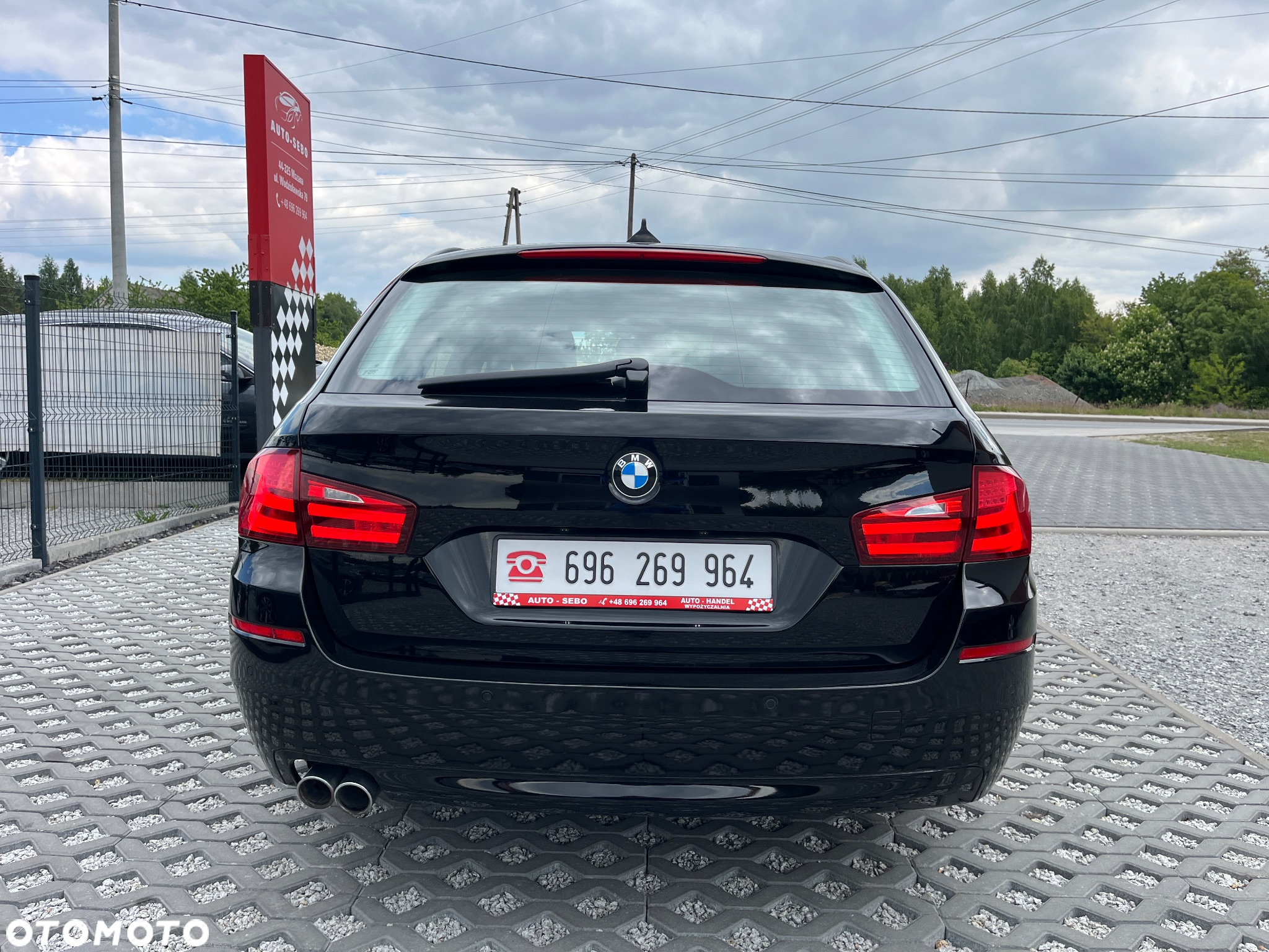 BMW Seria 5 525d xDrive Touring - 13