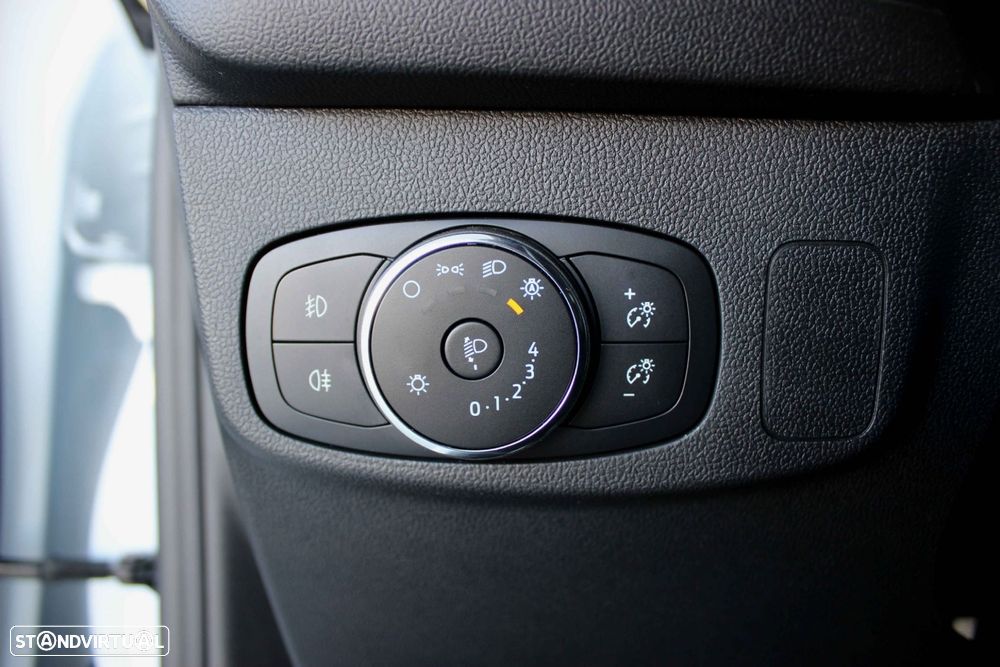 Ford Focus 1.0 EcoBoost MHEV ST-Line - 28