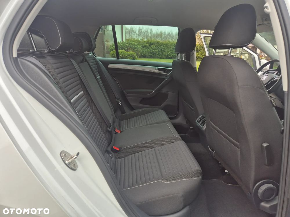 Volkswagen Golf 1.2 TSI BlueMotion Technology Cup - 37