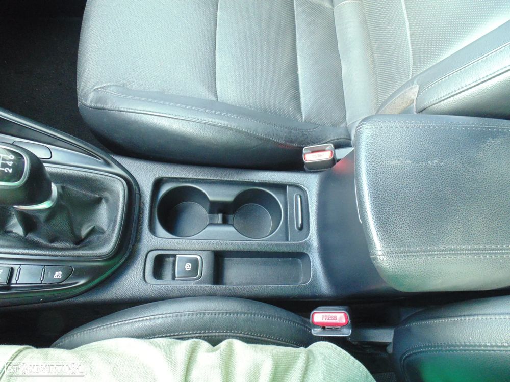 Kia Carens 1.7 CRDi ISG TX - 42