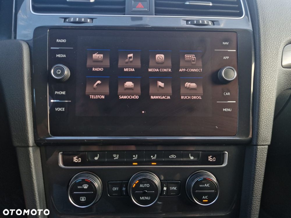 Volkswagen Golf - 17