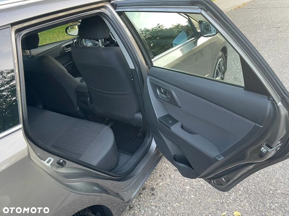 Toyota Auris - 18